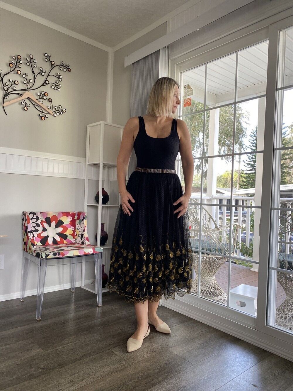 ZOE D. Vintage lovely elegant women's skirt, gas fabric gold thread embroidery L